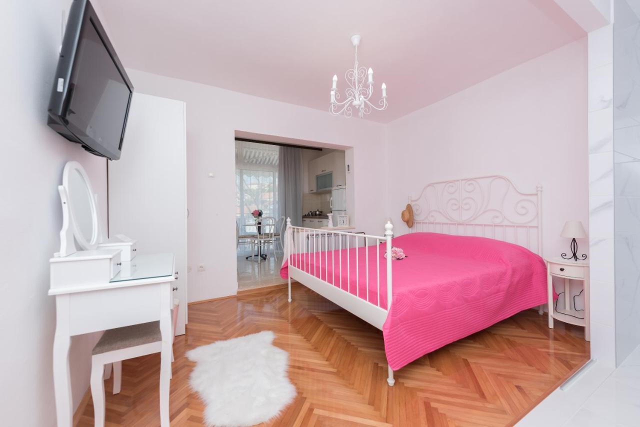 Apartmani Antunovic พอดโกรา ภายนอก รูปภาพ