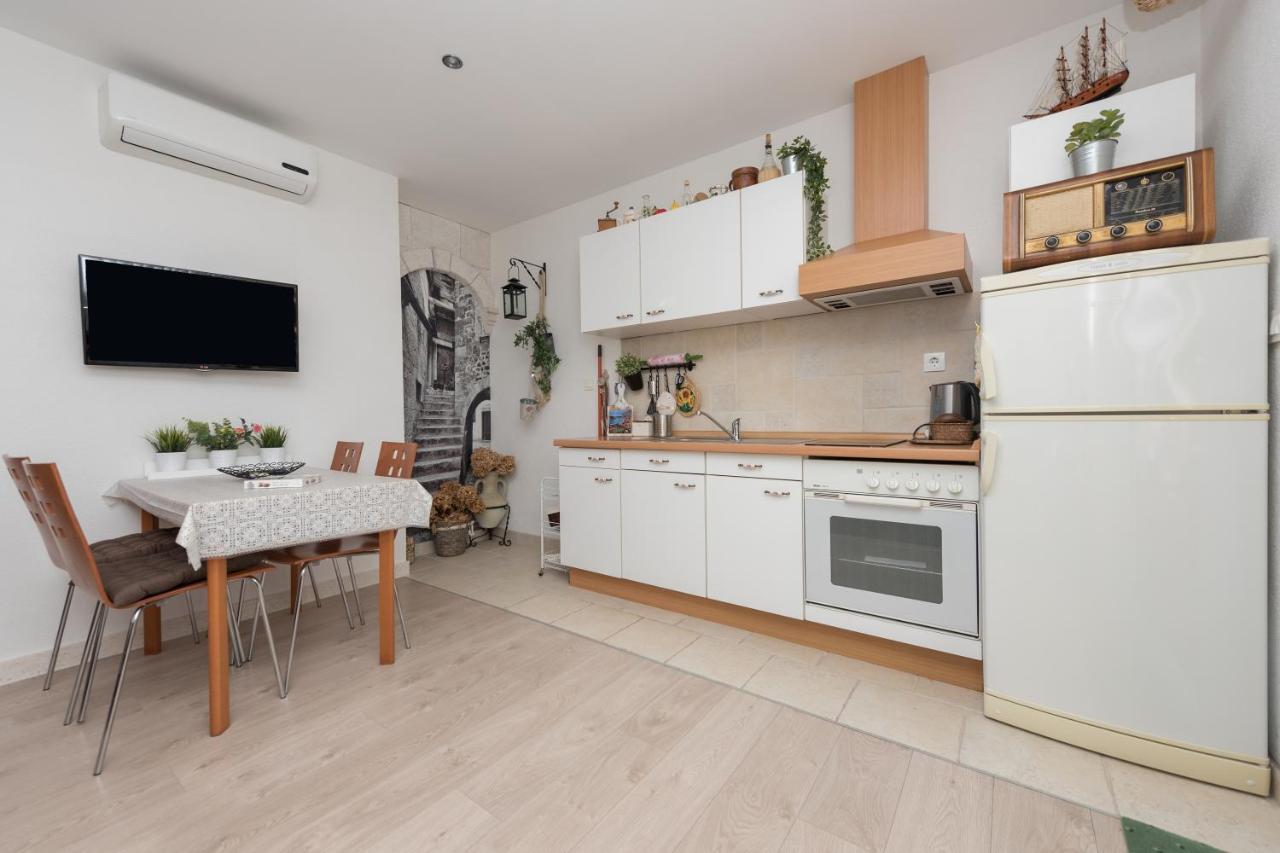 Apartmani Antunovic พอดโกรา ภายนอก รูปภาพ