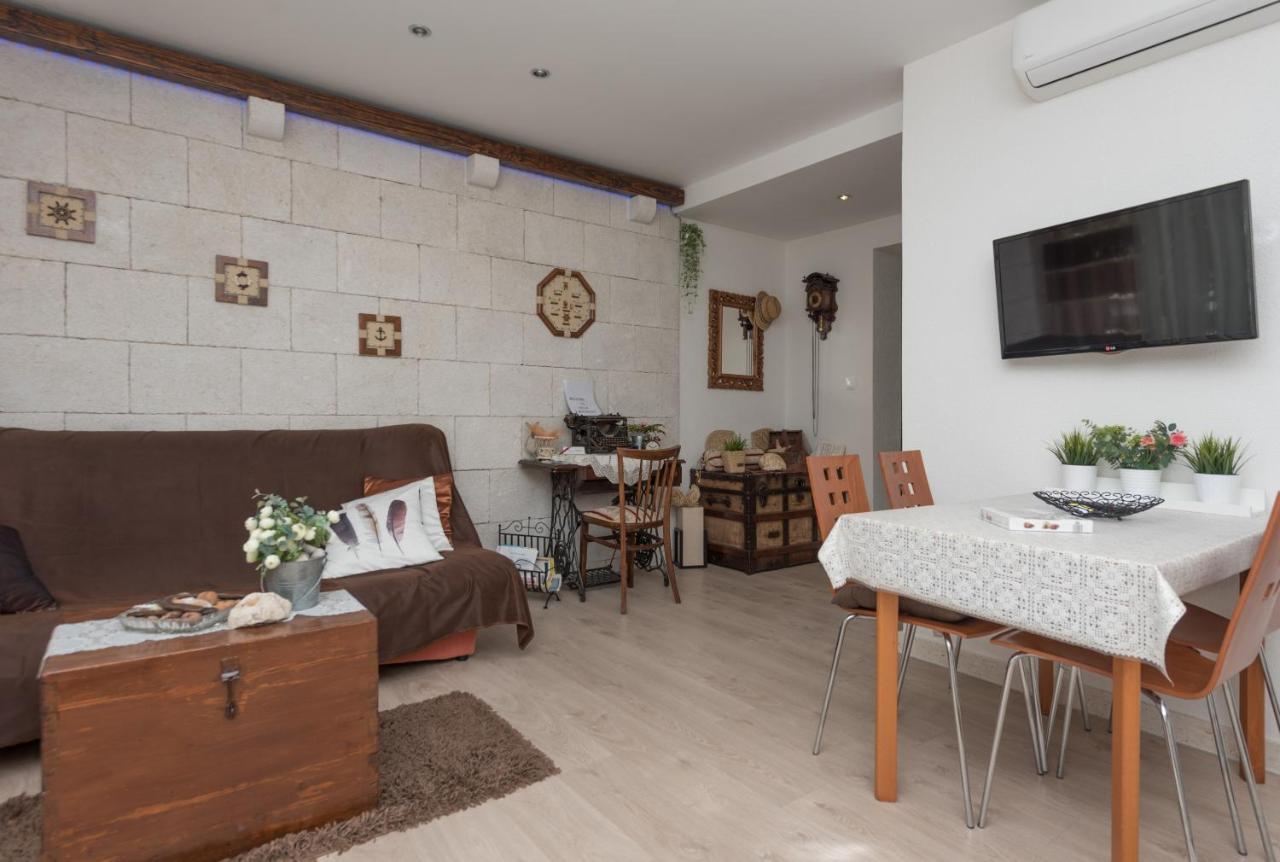 Apartmani Antunovic พอดโกรา ภายนอก รูปภาพ